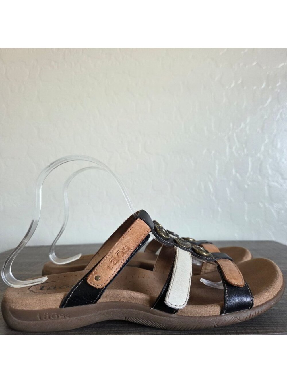 Taos Prize 4 Leather Slide Sandals Tan Size Women's 9 Adjustable Strap Medallion